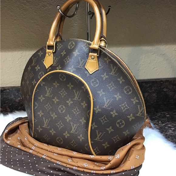 Louis Vuitton Handbags - Louis Vuitton Monogram Ellipse MM Bag